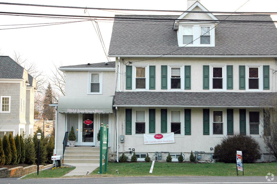 More Photos Of 221-223 Conestoga Rd, Wayne Office For Lease