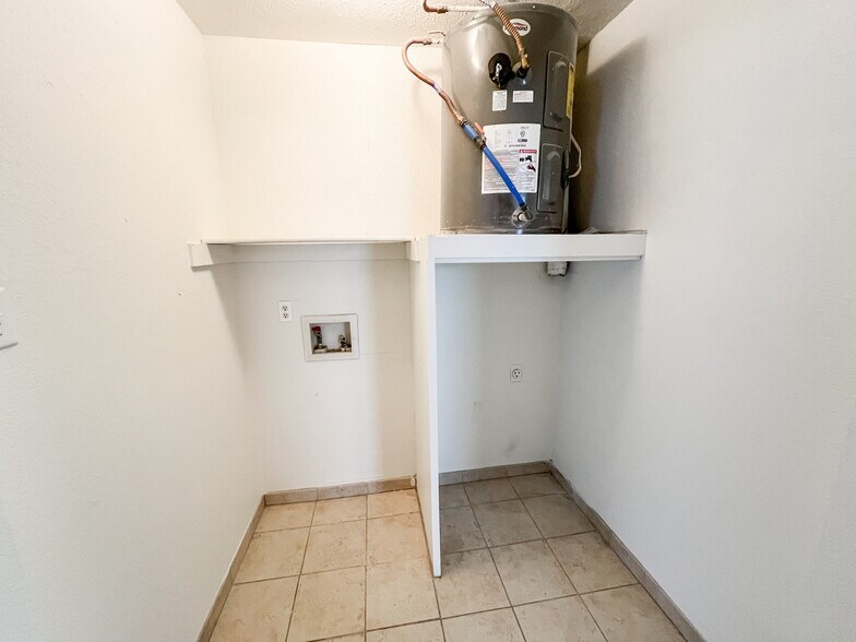 More Photos Of 900 Scurry St, Big Spring Apartments For Sale