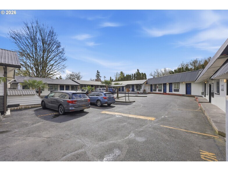 More Photos Of 11324 NE Sandy Blvd, Portland Hotel For Sale