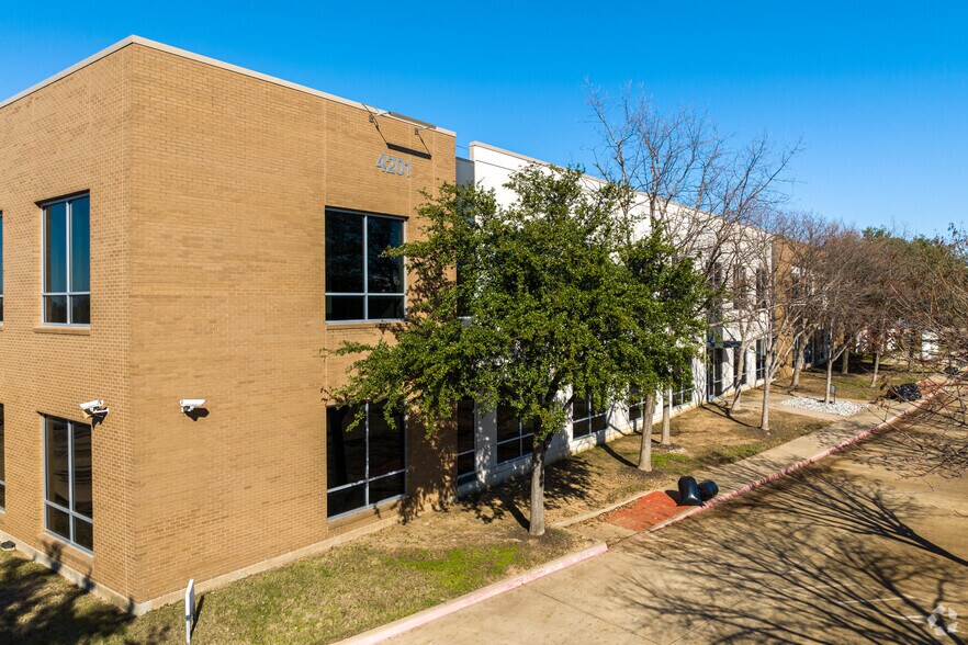 More Photos Of 4201 Marsh Ln, Carrollton Office For Sale
