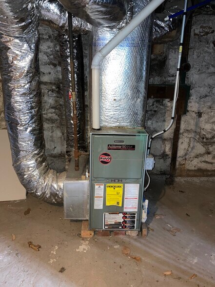 More Photos Of 36 Bellevue Ave, Bristol Apartments For Sale