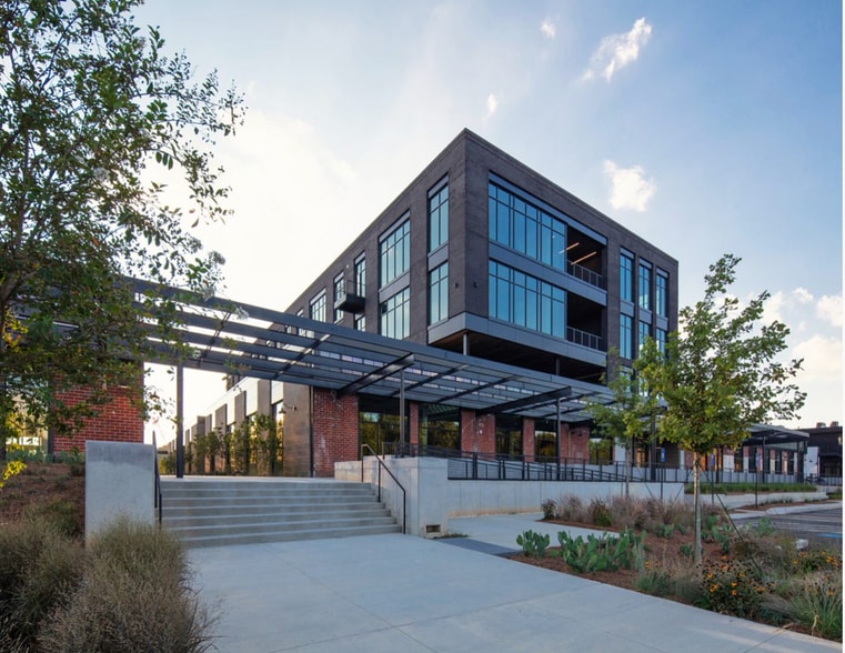 More Photos Of 950 W Marietta St NW, Atlanta Office For Lease