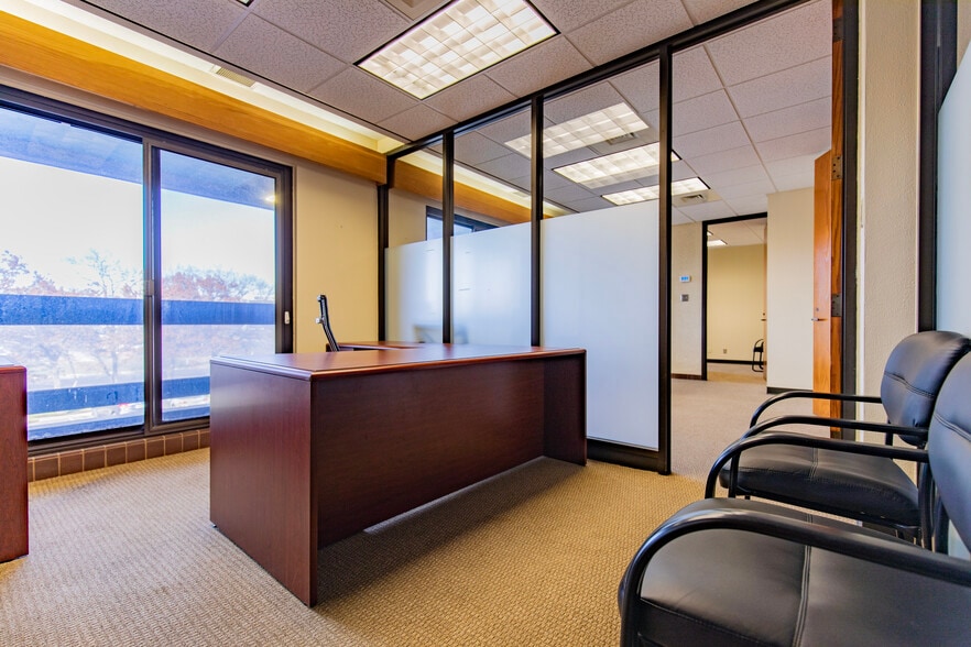 More Photos Of 7900 Shoal Creek Blvd, Austin General Retail For Sale