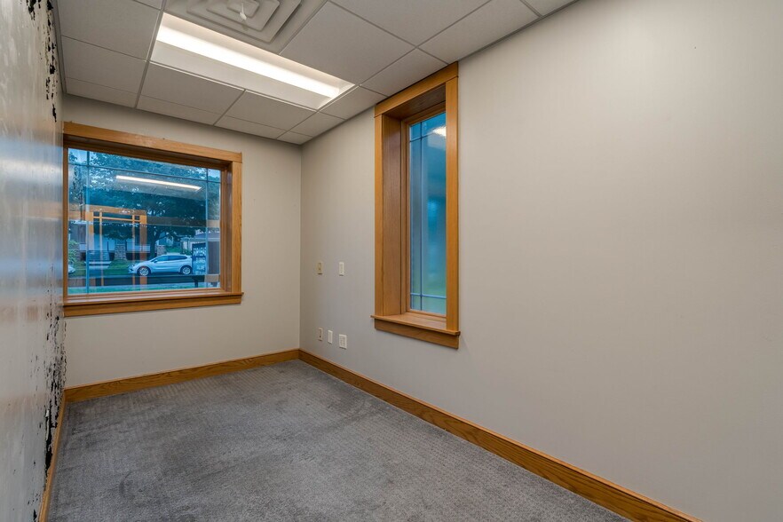 More Photos Of 110 S Broad St, Mankato Office For Lease