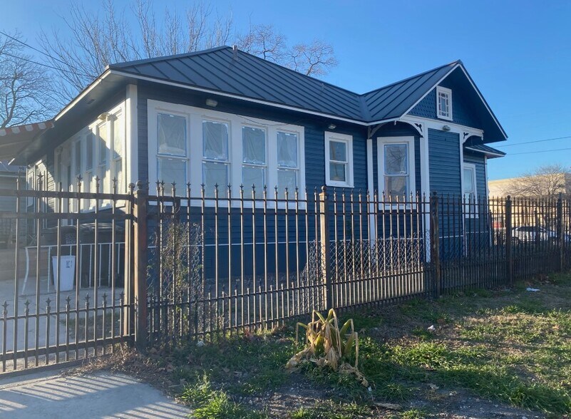 More Photos Of 1502 Buena Vista Rd, San Antonio Loft Creative Space For Sale