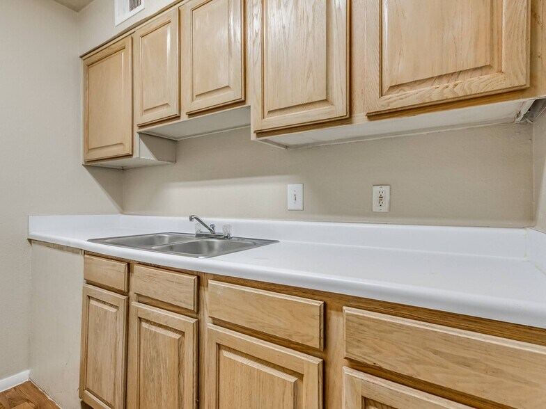 More Photos Of 1054 E 57th Pl, Tulsa Apartments For Sale