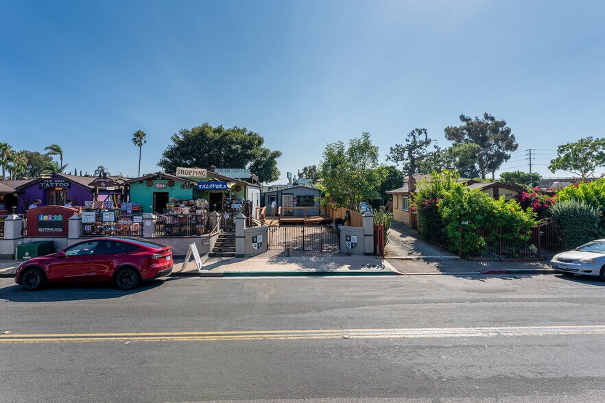 More Photos Of 2611-2615 Congress St, San Diego Storefront For Lease