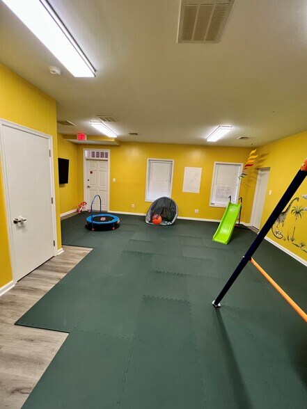 More Photos Of 8607-8609 2nd Ave, Silver Spring Medical For Sale