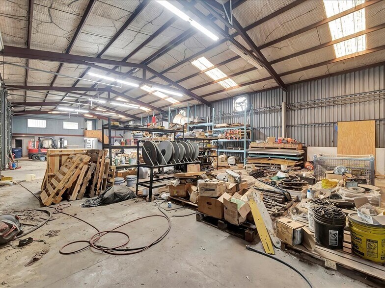 More Photos Of 1441 N Temple Dr, Diboll Auto Repair For Sale