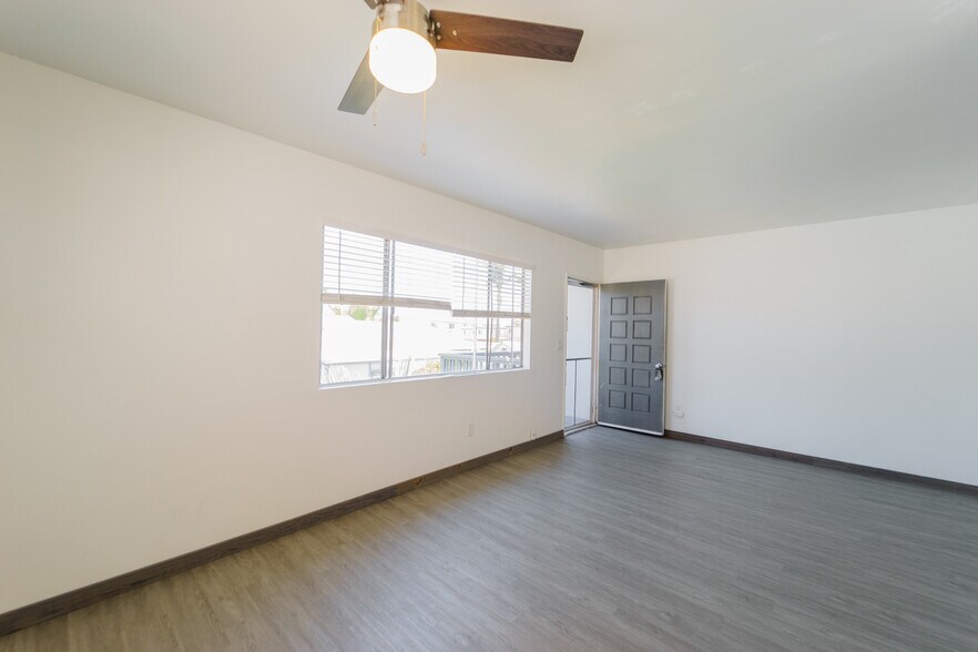More Photos Of 562-564 11th St, Imperial Beach Apartments For Sale
