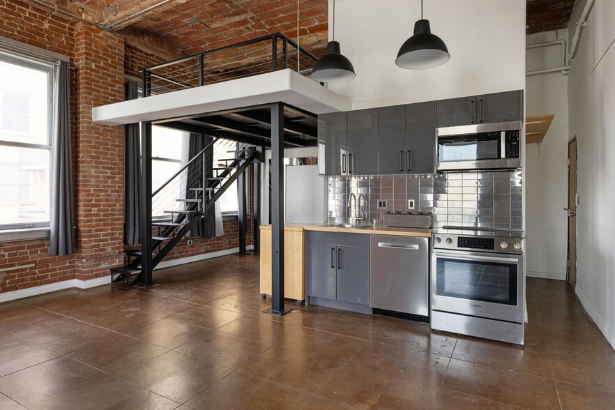 More Photos Of 215 W 7th St, Los Angeles Apartments For Sale