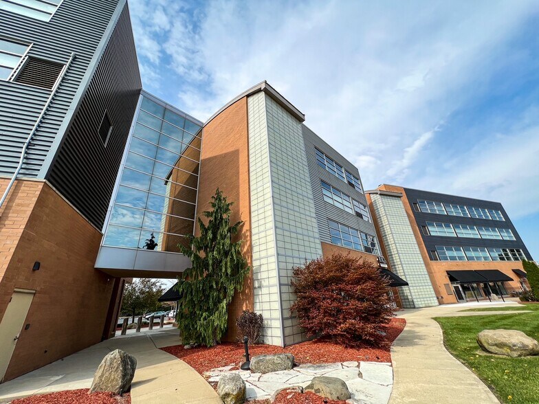 More Photos Of 2990 N Perryville Rd, Rockford Medical For Lease