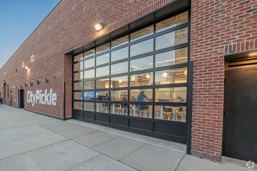 More Photos Of 9-03 44th Rd, Long Island City Service For Lease