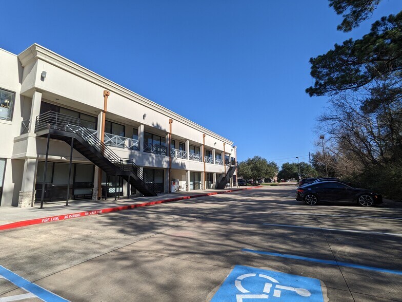 More Photos Of 18505 Champion Forest Dr, Spring Unknown For Lease