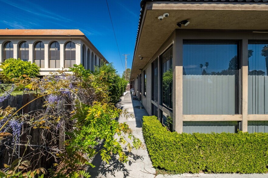 More Photos Of 550 N Golden Circle Dr, Santa Ana Office For Lease