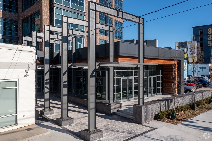 More Photos Of 889 Howell Mill Rd, Atlanta Office For Lease