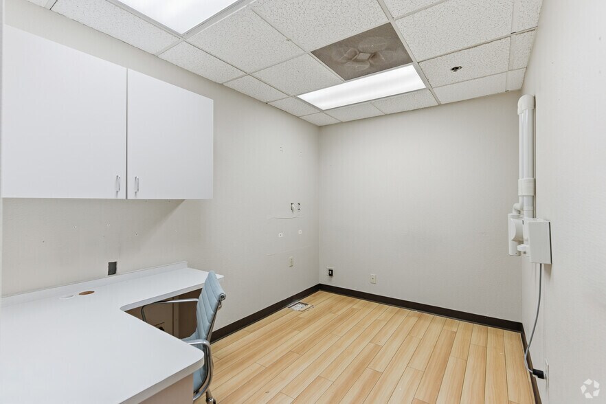 More Photos Of 41593 Winchester Rd, Temecula Office For Lease