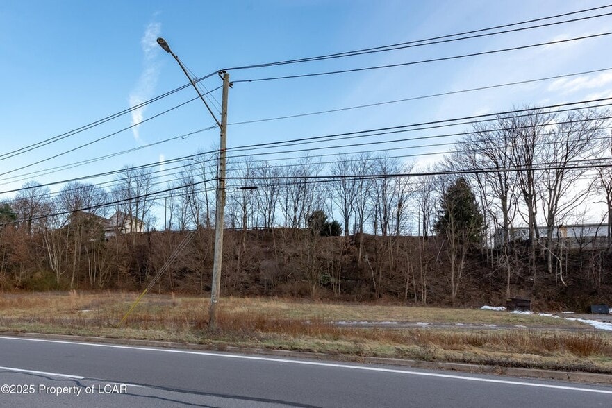 More Photos Of 1190 Sans Souci Pky, Hanover Township Restaurant For Sale