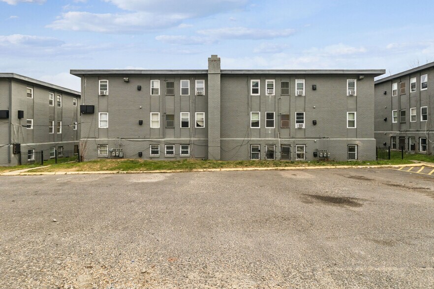 More Photos Of 4559-4569 Benning Rd SE, Washington Apartments For Sale
