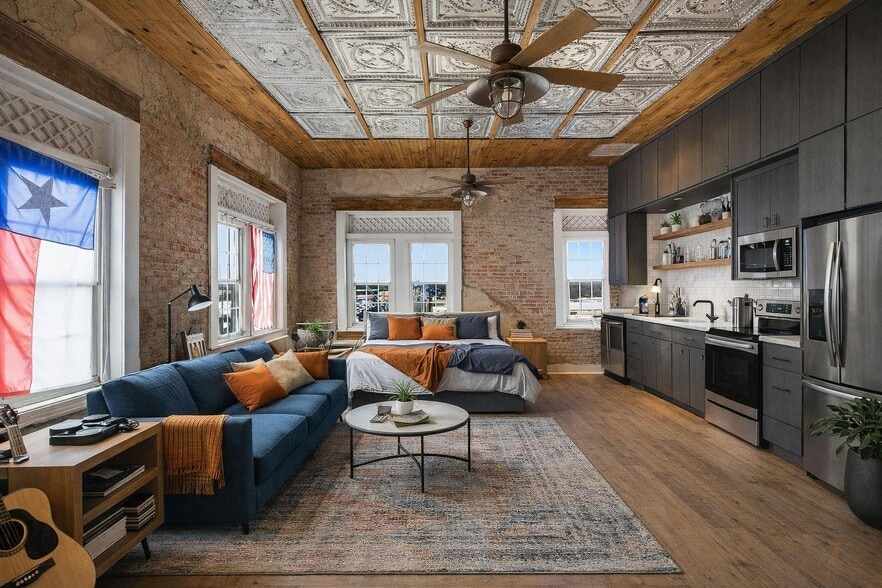 More Photos Of 100 W Central Ave, Comanche Flex For Sale