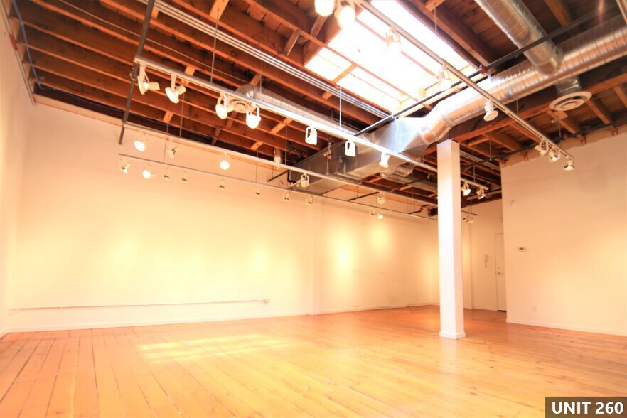 More Photos Of 430 Railway St, Vancouver Loft Creative Space For Lease