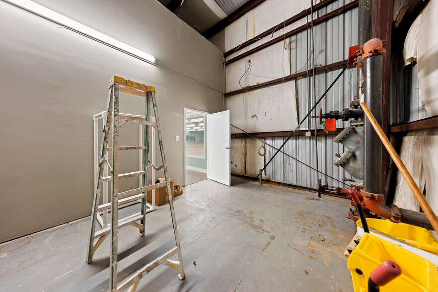 More Photos Of 5420 Hickory St, Panama City Office For Lease