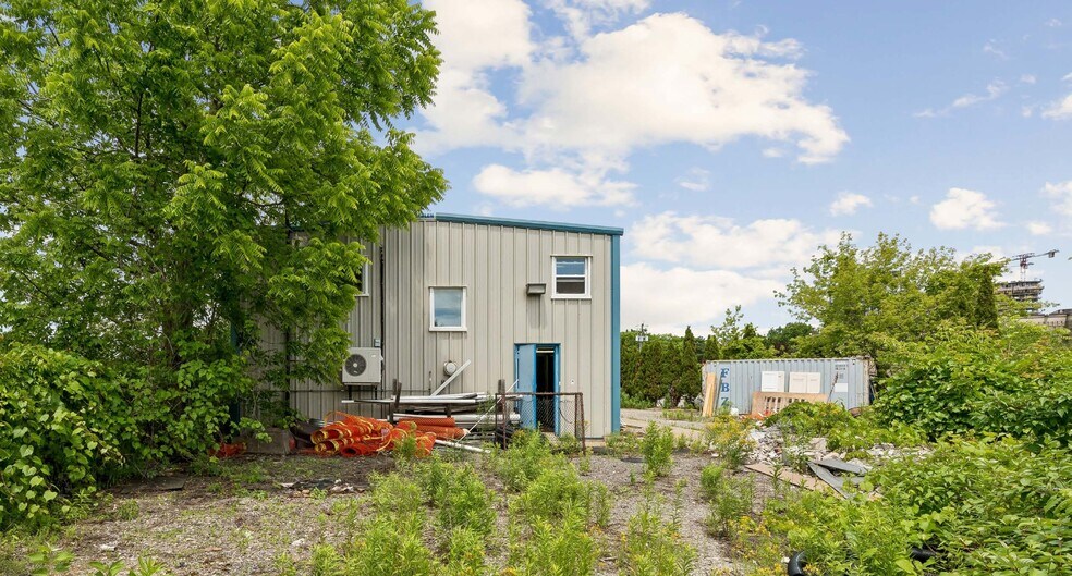 More Photos Of 930 Brant St, Burlington Manufacturing For Lease