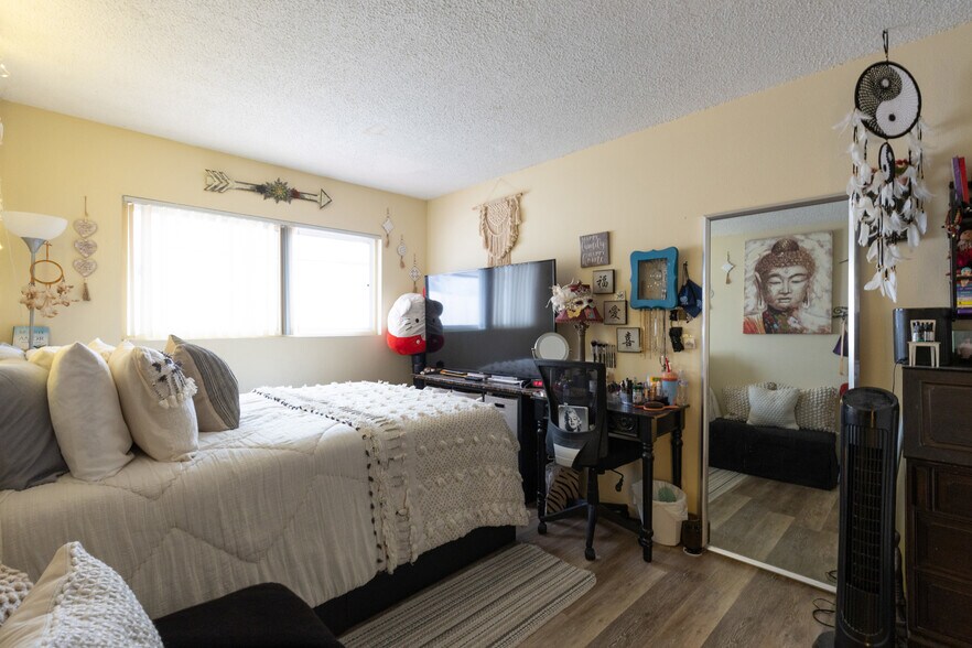 More Photos Of 739-747 Florida Street, Imperial Beach Apartments For Sale