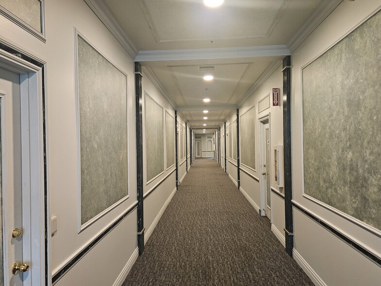 More Photos Of 166 E Jericho Tpke, Mineola Office For Lease