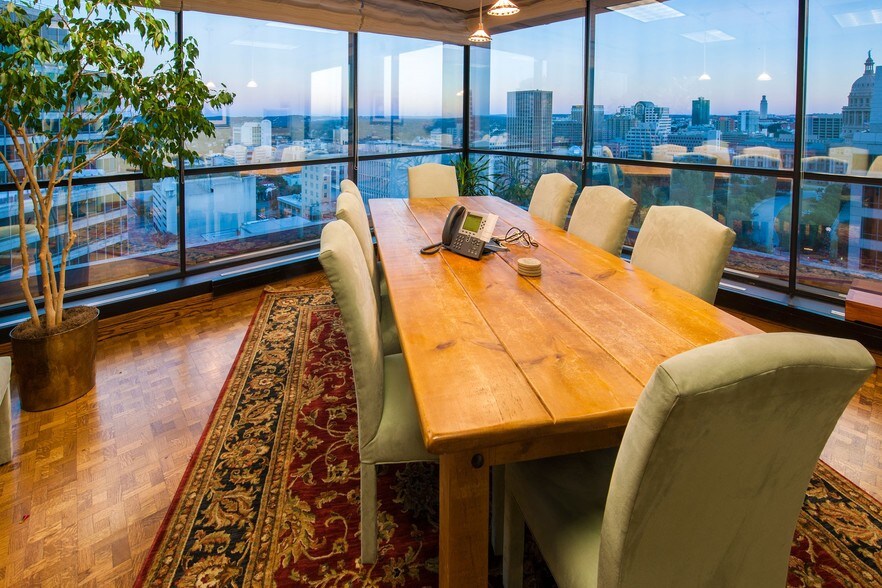 More Photos Of 823 Congress Ave, Austin Office For Lease
