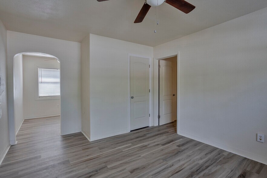 More Photos Of 1102 Sunset Point Rd, Clearwater Apartments For Sale
