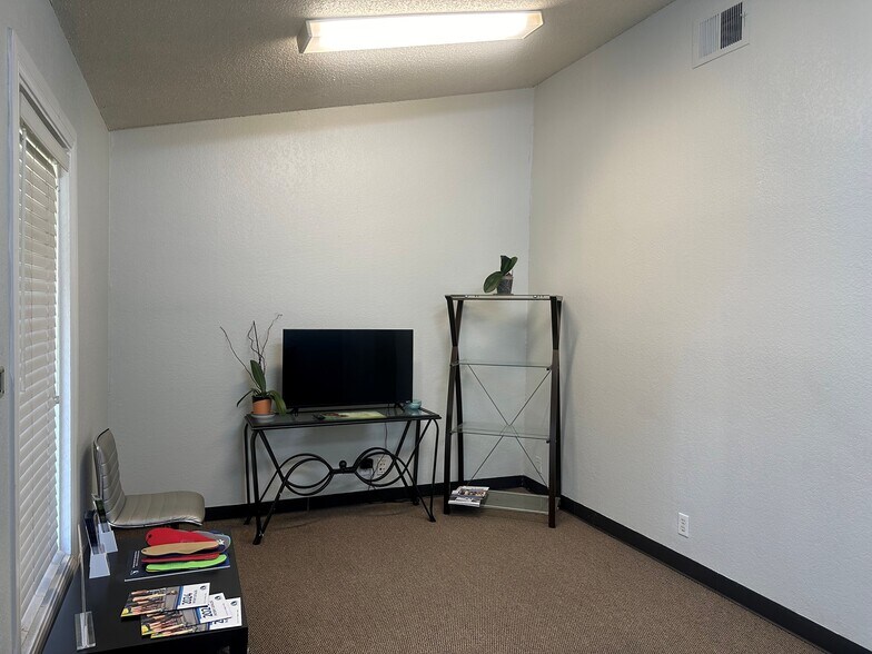 More Photos Of 102 Old Bowman Rd, Round Rock Office For Lease