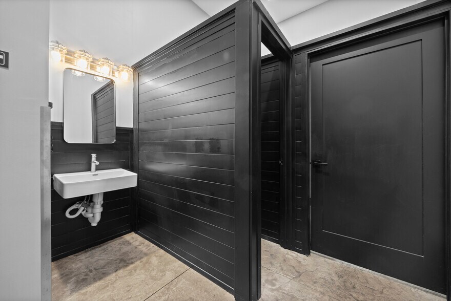 More Photos Of 2330 River Ave, Sandusky Restaurant For Sale