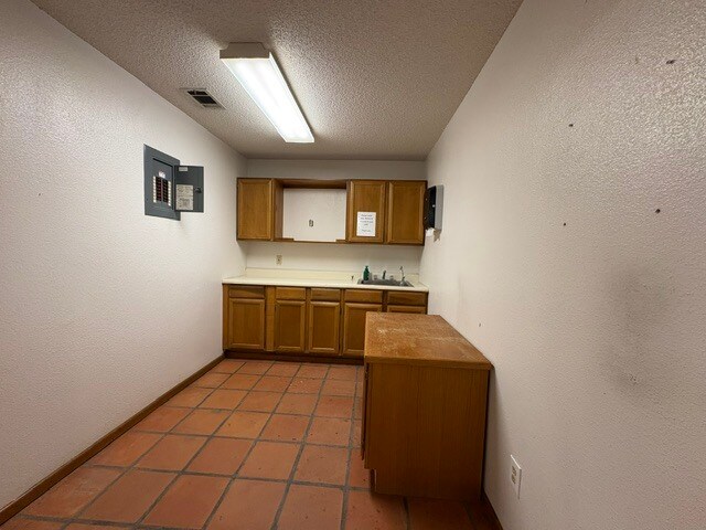 More Photos Of 1500 Simmons Ave, Jourdanton Warehouse For Sale