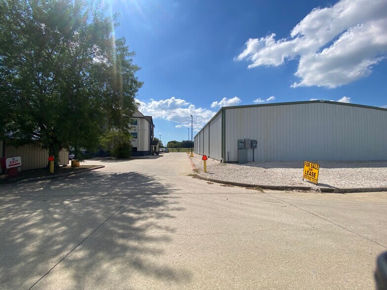 More Photos Of 2023 H O Mills hwy, Port Arthur Warehouse For Lease