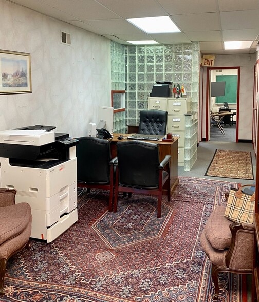 More Photos Of 91 Pacific St, Newark Office For Lease