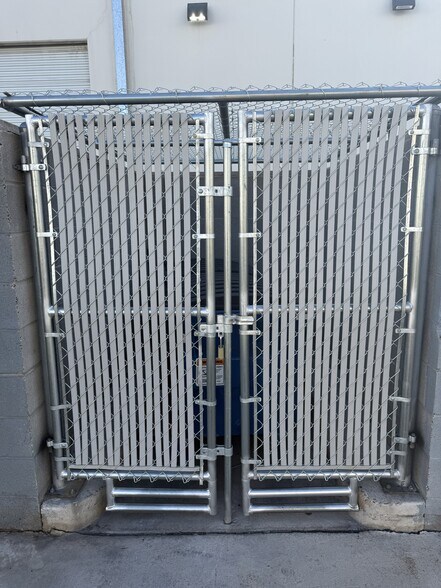 More Photos Of 4770 W University Ave, Las Vegas Warehouse For Sale