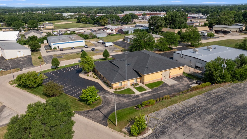 More Photos Of 5112 Forest Hills Ct, Loves Park Industrial For Sale