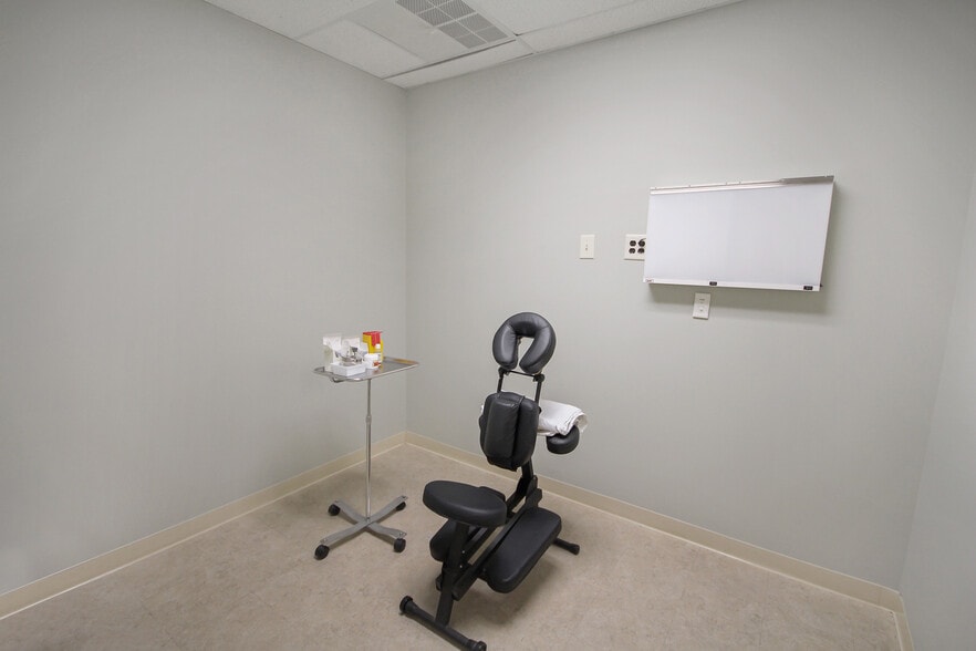 561 Cranbury Rd, East Brunswick, NJ 08816 Medical For Sale