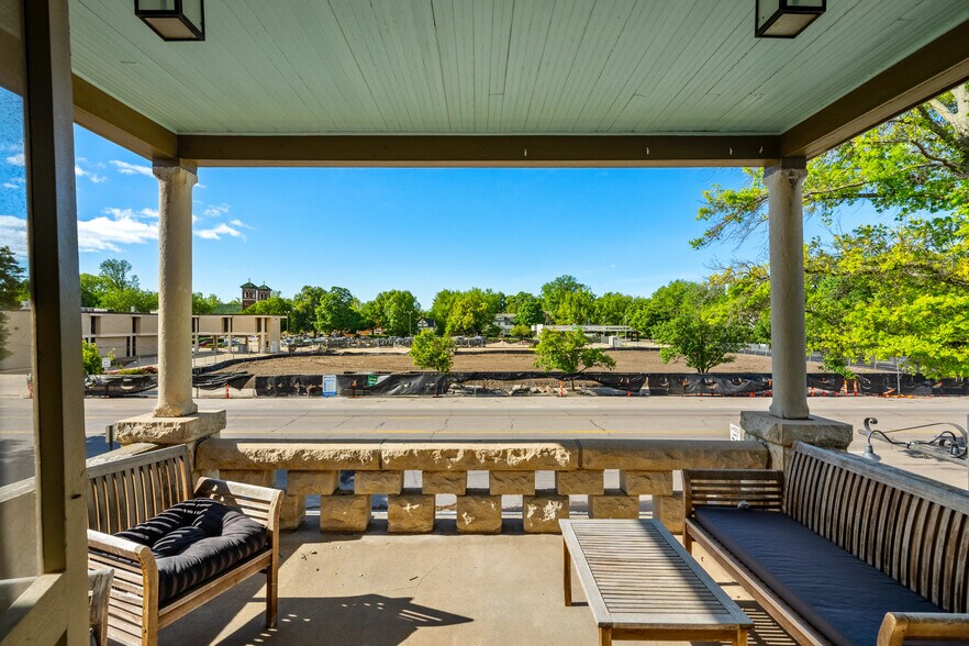 More Photos Of 720 Poyntz Ave, Manhattan Office For Sale