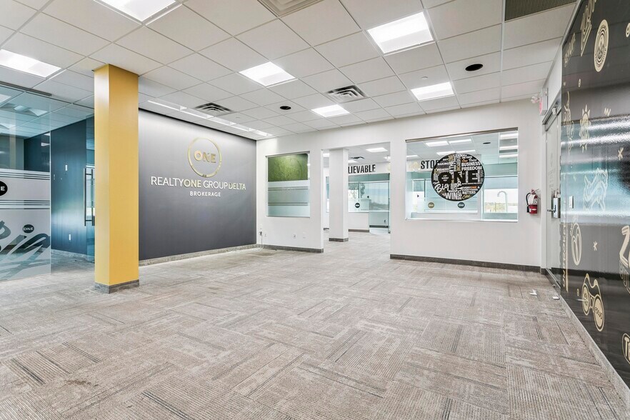 More Photos Of 30 Topflight Dr, Mississauga Office For Sale