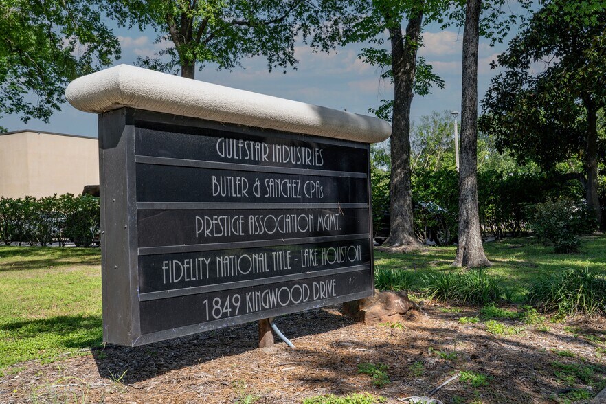 More Photos Of 1849 Kingwood Dr, Kingwood Office For Lease