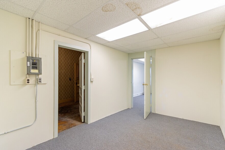 More Photos Of 307-309 Dewitt St, Portage Restaurant For Sale