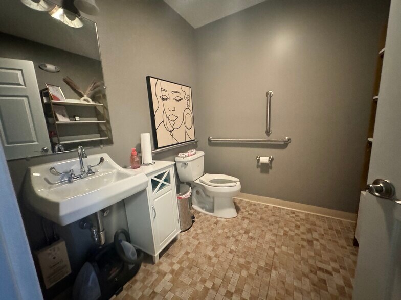 More Photos Of 155 Park Ave, Cranston Storefront Retail Office For Lease