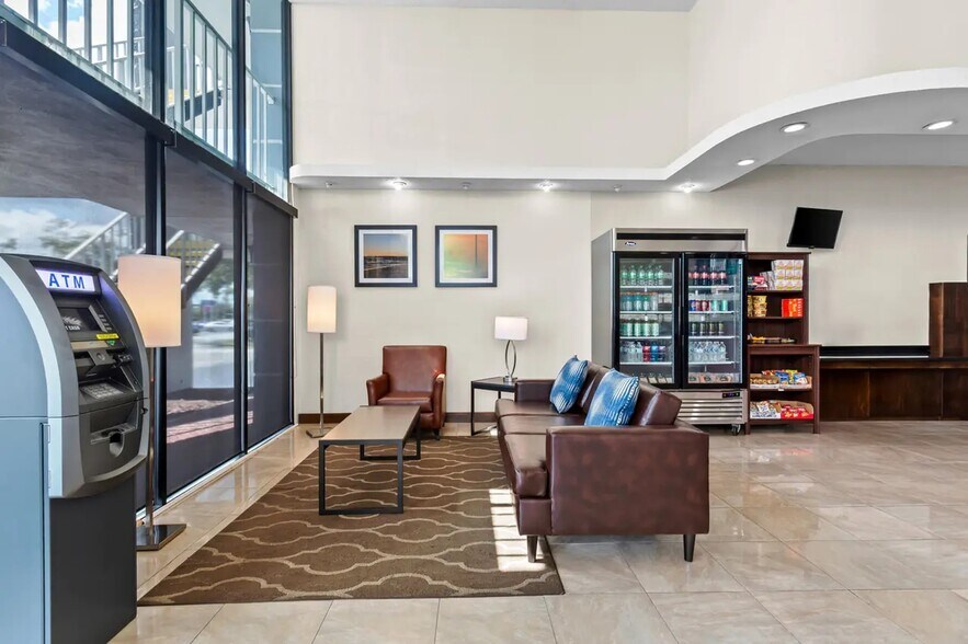 More Photos Of 1400 34th St N, Saint Petersburg Hotel For Sale