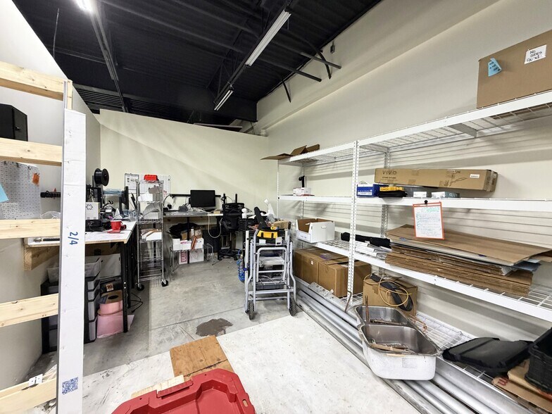 More Photos Of 1000 3rd Ave SW, Carmel Light Distribution For Lease