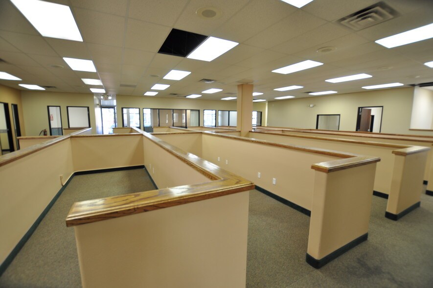 More Photos Of 375 N Stephanie St, Henderson Office For Sale