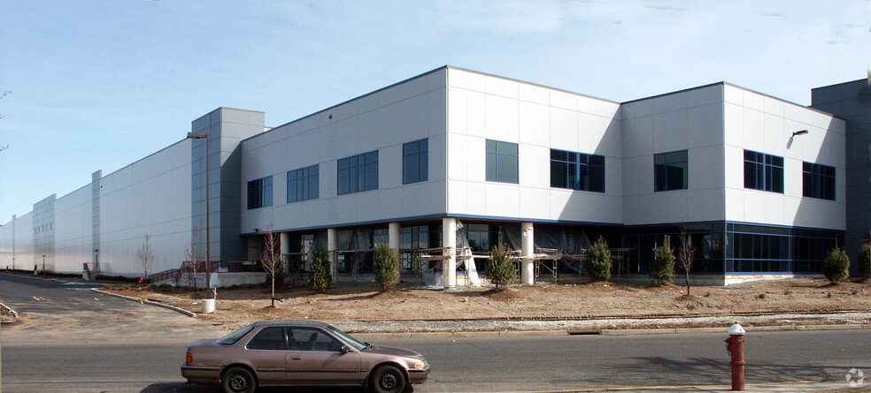 Primary Photo Of 350 Starke Rd, Carlstadt Warehouse For Lease