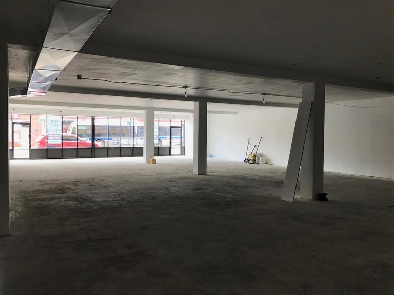 More Photos Of 3430 W Diversey Ave, Chicago Coworking Space