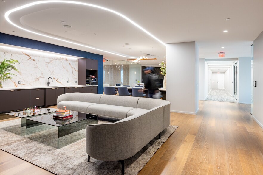 More Photos Of 7373 Wisconsin Ave, Bethesda Office For Lease